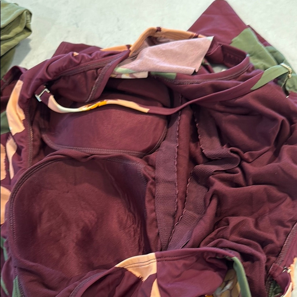 Evri Floral One Piece Swimsuit, removable straps size 2X - Picture 4 of 8